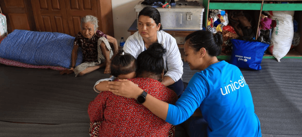 Powodzie w Nepalu pozbawiają 22 000 dzieci bezpiecznej wody: UNICEF